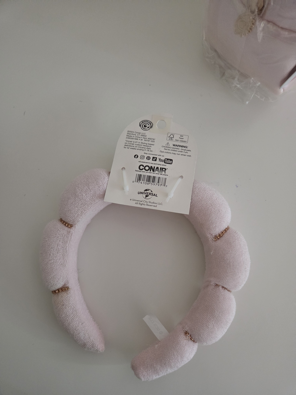 Conair Headband With The Creme Shop Cosmetic Bag - Picture 7 of 7